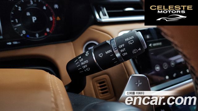 LAND ROVER Range Rover Velar 3.0 D300 R-Dynamic HSE 2018 — photo 30 sur 36