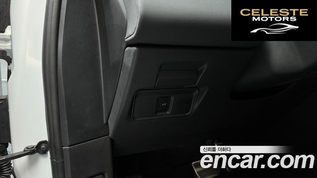 LAND ROVER Range Rover Evoque 2P250 Dynamic SE 2026 — photo 32 sur 39
