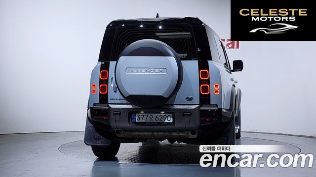 LAND ROVER Defender (L663) 110 P300 X-Dynamic SE 2023 — photo 4 sur 33