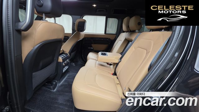 LAND ROVER Defender (L663) 110 P300 X-Dynamic SE 2025 — photo 16 sur 39
