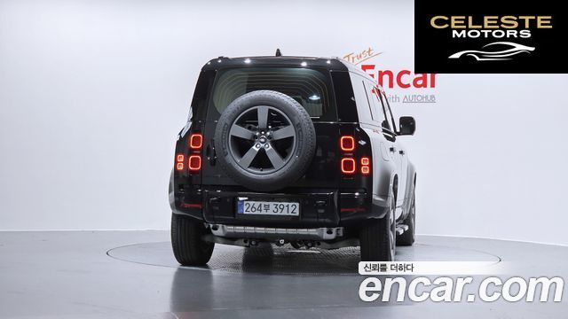 LAND ROVER Defender (L663) 110 P300 X-Dynamic SE 2025 — photo 4 sur 39