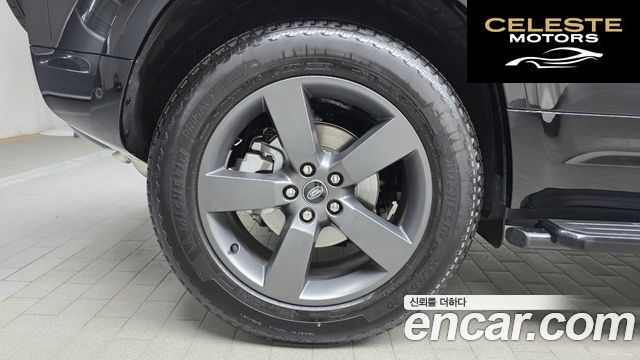 LAND ROVER Defender (L663) 110 P300 X-Dynamic SE 2025 — photo 5 sur 39