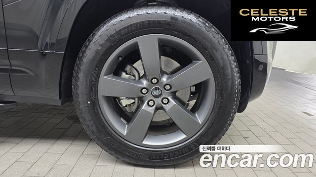 LAND ROVER Defender (L663) 110 P300 X-Dynamic SE 2025 — photo 7 sur 39