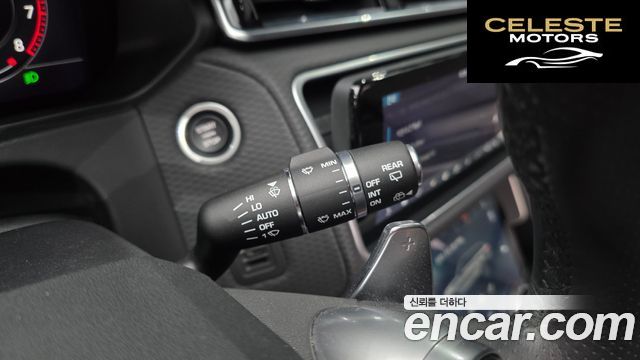 LAND ROVER Range Rover Velar 3.0 P380 R-Dynamic SE 2020 — photo 18 sur 20