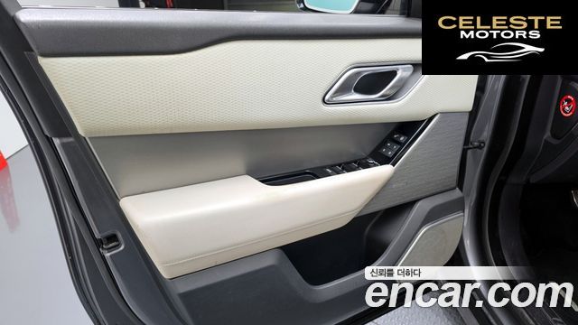 LAND ROVER Range Rover Velar 3.0 D300 R-Dynamic SE 2018 — photo 14 sur 35