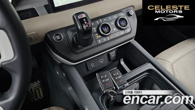 LAND ROVER Defender (L663) 110 D250 SE 2022 — photo 12 sur 31