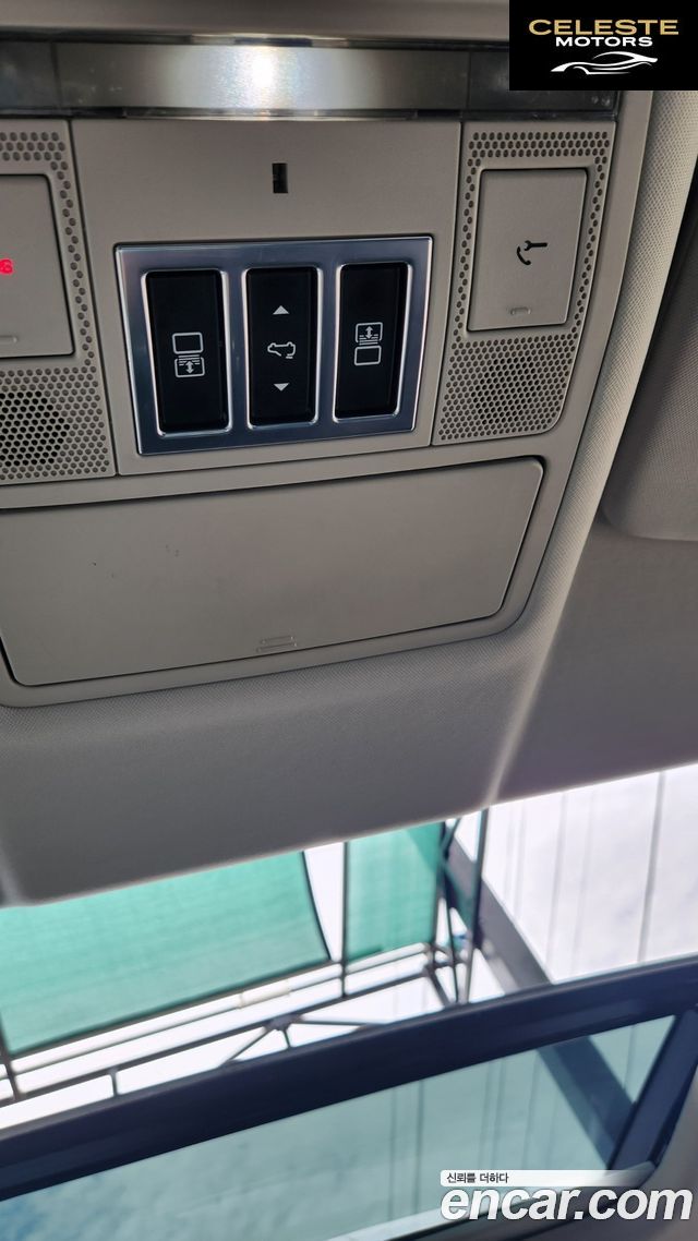 LAND ROVER Discovery 5 2.0 SD4 SE 2019 — photo 13 sur 15