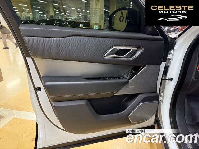 LAND ROVER Range Rover Velar 2.0 D240 R-Dynamic SE 2018 — photo 8 sur 26
