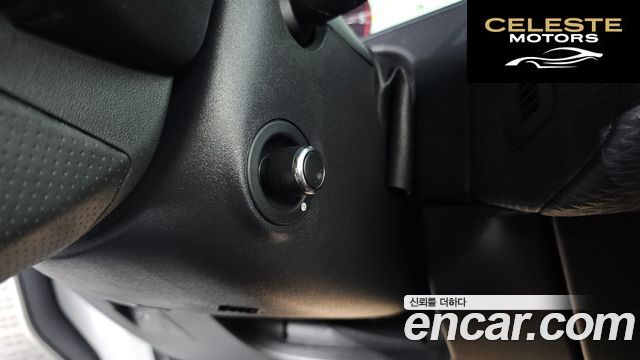 LAND ROVER Range Rover Velar 2.0 D240 R-Dynamic SE 2018 — photo 15 sur 20