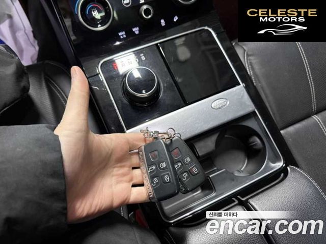 LAND ROVER Range Rover Velar 2.0 D240 R-Dynamic SE 2018 — photo 13 sur 26