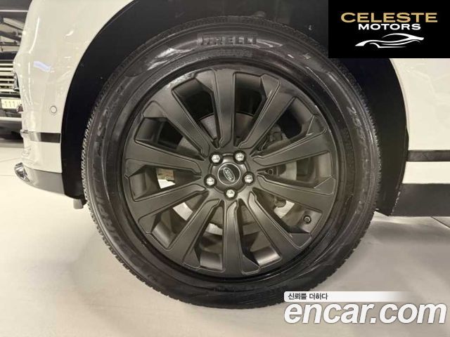 LAND ROVER Range Rover Velar 2.0 D240 R-Dynamic SE 2018 — photo 20 sur 26