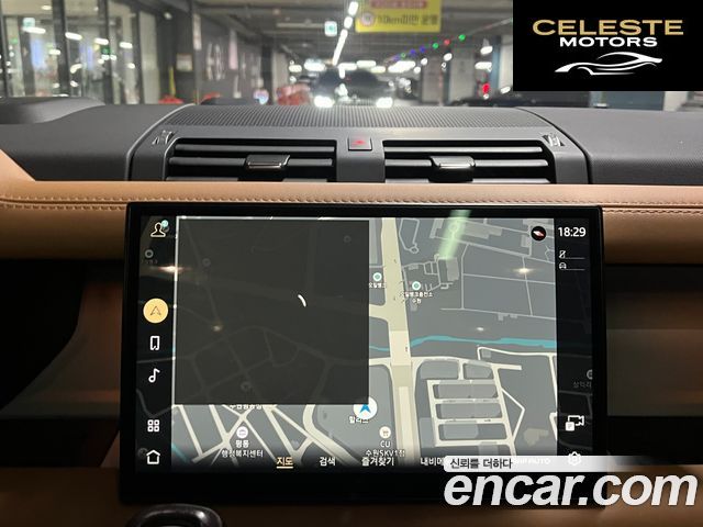 LAND ROVER Defender (L663) 130 D300 X-Dynamic HSE 2023 — photo 10 sur 25