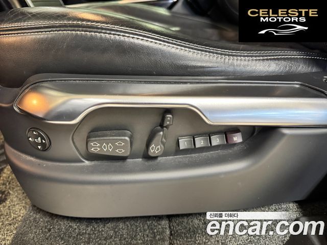 LAND ROVER Range Rover 4.4 TDV8 Vogue 2012 — photo 16 sur 17