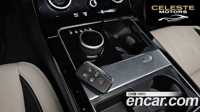 LAND ROVER Range Rover Velar 3.0 D300 R-Dynamic SE 2018 — photo 12 sur 32