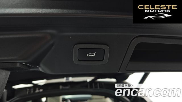 LAND ROVER Range Rover Velar 3.0 D300 R-Dynamic SE 2018 — photo 30 sur 32