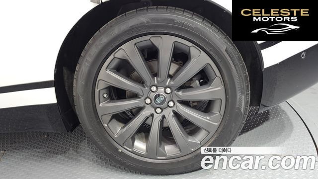 LAND ROVER Range Rover Velar 3.0 D300 R-Dynamic SE 2018 — photo 7 sur 32