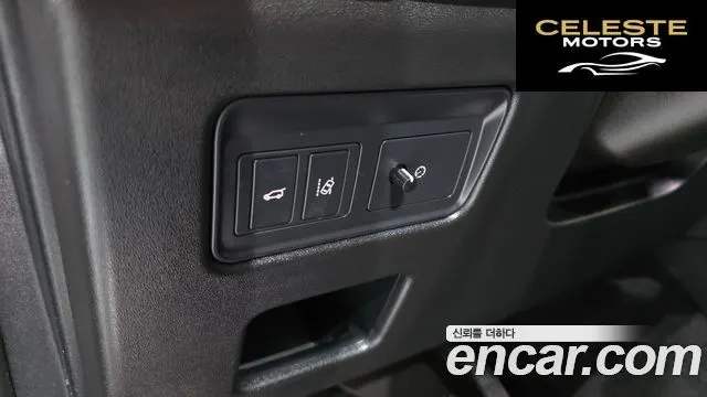 LAND ROVER Discovery 5 3.0 TD6 HSE Luxury 2018 — photo 12 sur 20