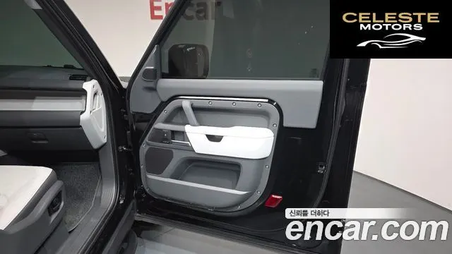 LAND ROVER Defender (L663) 90 D250 X-Dynamic SE 2025 — photo 14 sur 40