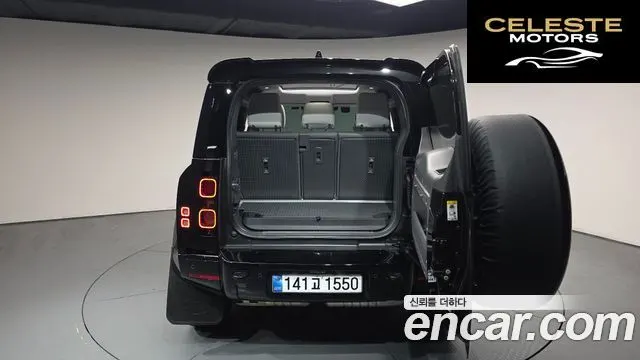 LAND ROVER Defender (L663) 90 D250 X-Dynamic SE 2025 — photo 25 sur 40