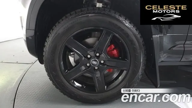 LAND ROVER Defender (L663) 90 D250 X-Dynamic SE 2025 — photo 4 sur 40