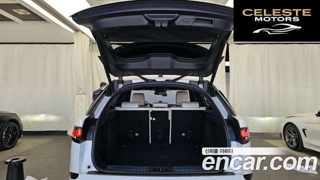 LAND ROVER Range Rover Velar 3.0 D300 R-Dynamic HSE 2018 — photo 26 sur 41