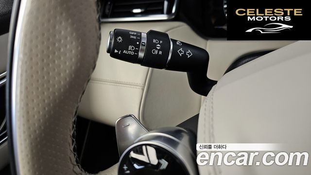 LAND ROVER Range Rover Velar 3.0 D300 R-Dynamic HSE 2018 — photo 33 sur 41