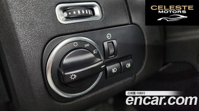 LAND ROVER Discovery 4 3.0 SDV6 SE 2011 — photo 20 sur 20