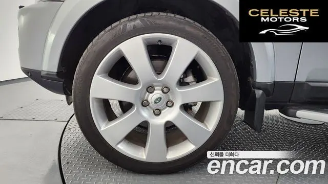 LAND ROVER Discovery 4 3.0 SDV6 SE 2011 — photo 5 sur 20