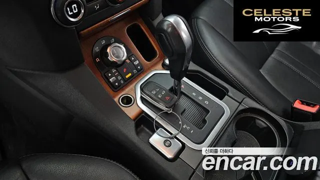 LAND ROVER Discovery 4 3.0 SDV6 SE 2011 — photo 9 sur 20