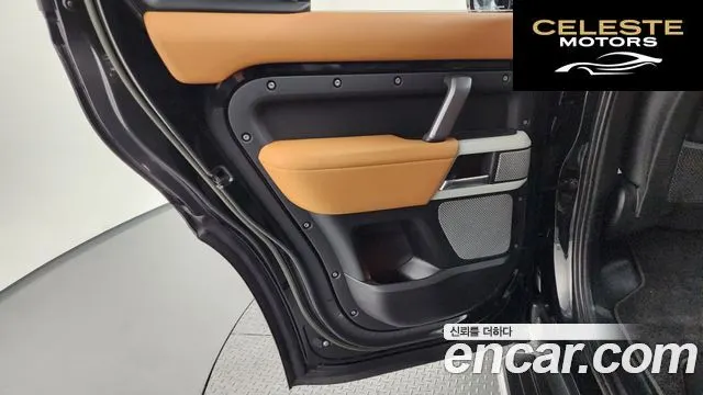 LAND ROVER Defender (L663) 130 D300 X-Dynamic HSE 2023 — photo 15 sur 36