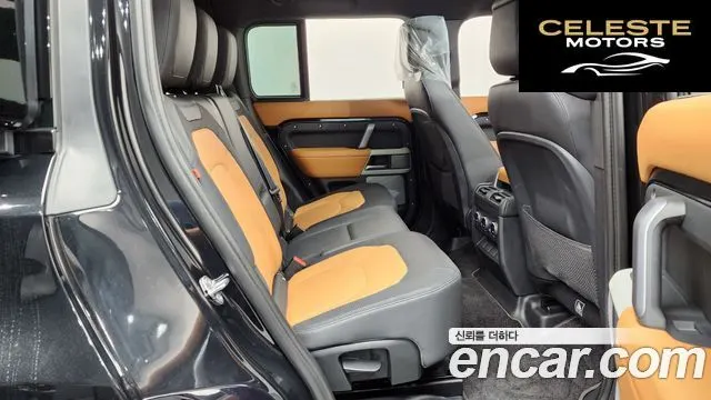 LAND ROVER Defender (L663) 130 D300 X-Dynamic HSE 2023 — photo 17 sur 36