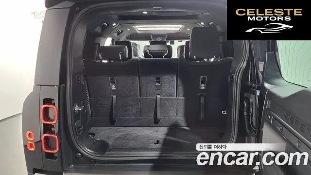 LAND ROVER Defender (L663) 130 D300 X-Dynamic HSE 2023 — photo 24 sur 36