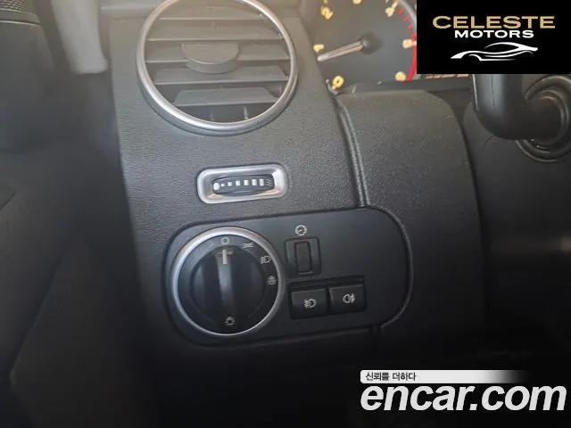 LAND ROVER Discovery 4 3.0 SDV6 SE 2014 — photo 17 sur 26