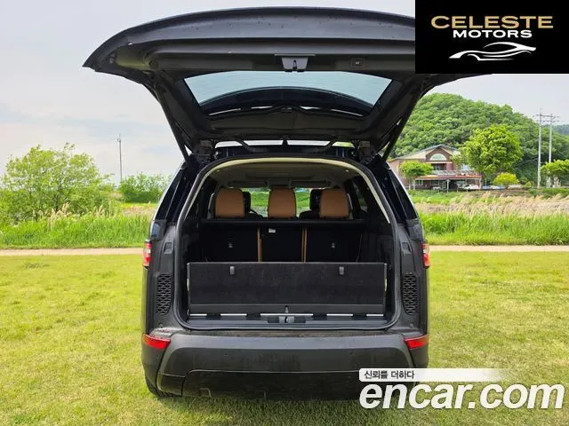 LAND ROVER Discovery 5 3.0 TD6 HSE Luxury 2017 — photo 13 sur 26