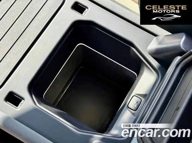 LAND ROVER Defender (L663) 110 P300 X-Dynamic SE 2023 — photo 12 sur 22