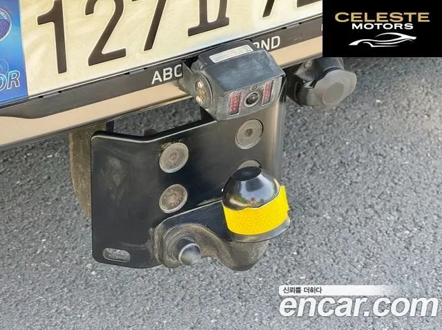 LAND ROVER Defender (L663) 110 P300 X-Dynamic SE 2023 — photo 20 sur 22