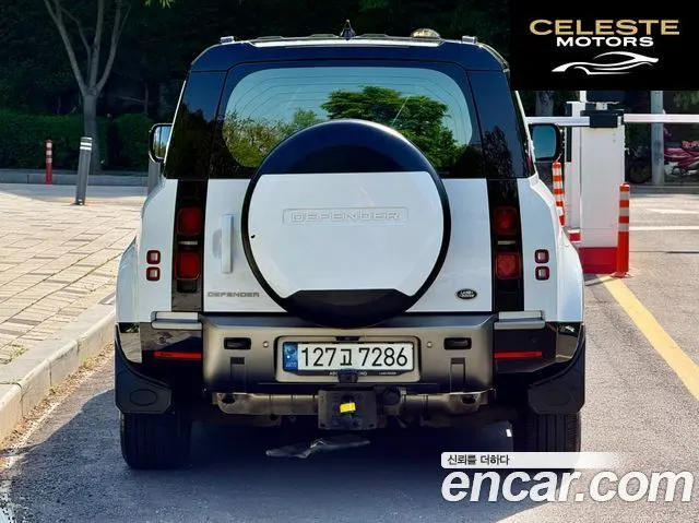LAND ROVER Defender (L663) 110 P300 X-Dynamic SE 2023 — photo 5 sur 22
