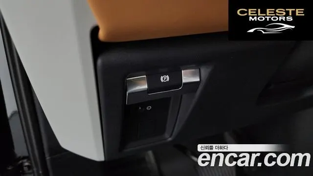 LAND ROVER Defender (L663) 130 D300 X-Dynamic HSE 2023 — photo 18 sur 36