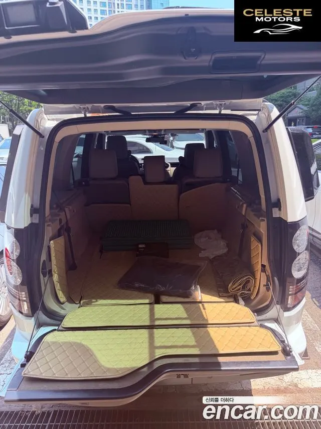 LAND ROVER Discovery 4 3.0 SDV6 SE 2016 — photo 13 sur 26