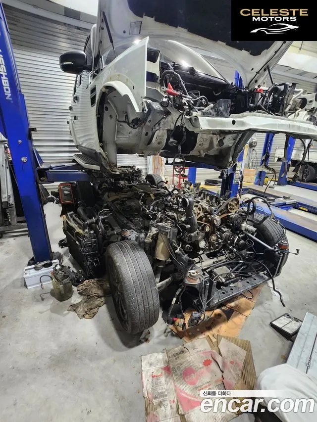 LAND ROVER Discovery 4 3.0 SDV6 SE 2016 — photo 17 sur 26