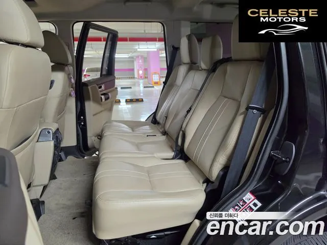 LAND ROVER Discovery 4 3.0 SDV6 SE 2016 — photo 18 sur 26