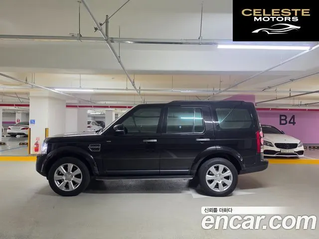 LAND ROVER Discovery 4 3.0 SDV6 SE 2016 — photo 24 sur 26