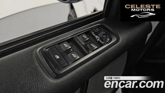 LAND ROVER Discovery 4 3.0 SDV6 SE 2012 — photo 17 sur 20