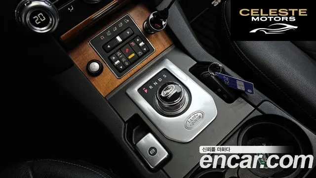 LAND ROVER Discovery 4 3.0 SDV6 SE 2012 — photo 9 sur 20
