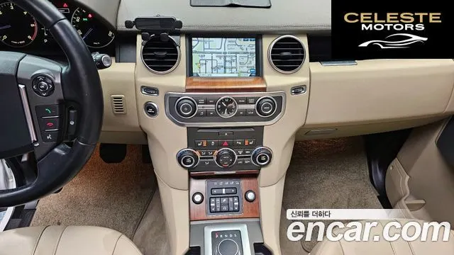 LAND ROVER Discovery 4 3.0 SDV6 SE 2016 — photo 13 sur 20