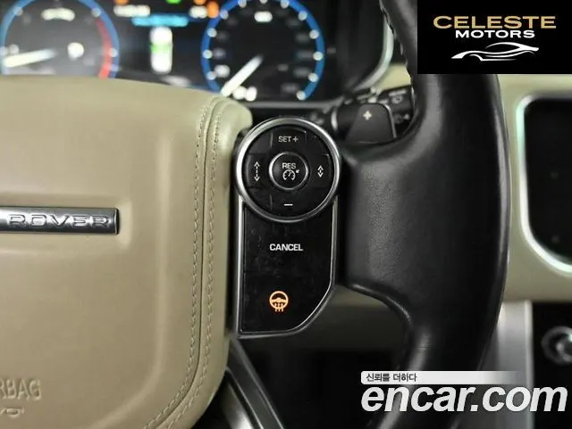 LAND ROVER Range Rover 44.4 SDV8 Vogue SE 2013 — photo 17 sur 25
