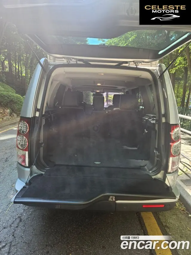 LAND ROVER Discovery 4 3.0 SDV6 SE 2015 — photo 8 sur 10