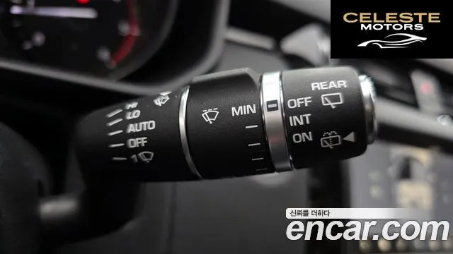 LAND ROVER Discovery 5 2.0 SD4 SE 2018 — photo 28 sur 32