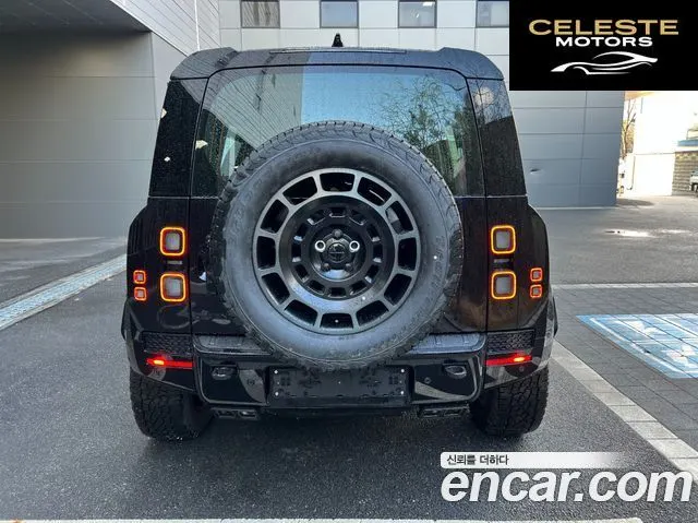 LAND ROVER Defender (L663) 110 P635 Noir 2026 — photo 2 sur 16