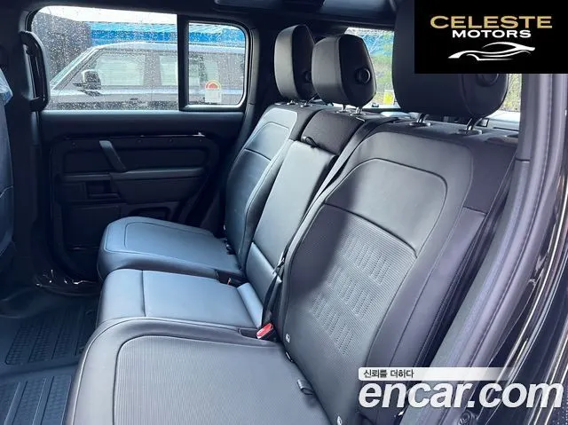 LAND ROVER Defender (L663) 110 P635 Noir 2026 — photo 9 sur 16
